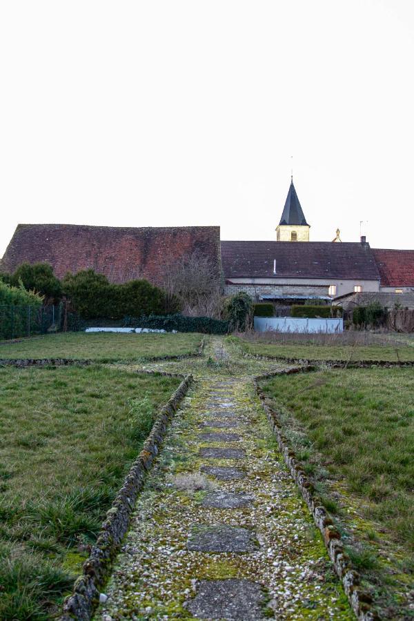 Le Loup Qui Dort Acomodação com café da manhã Longwy-sur-le-Doubs Exterior foto